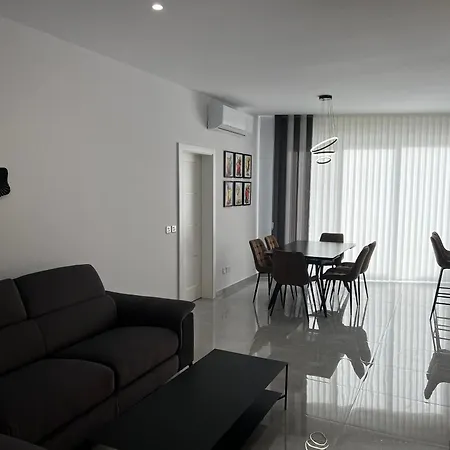 Penthouse Apartment Marsaxlokk